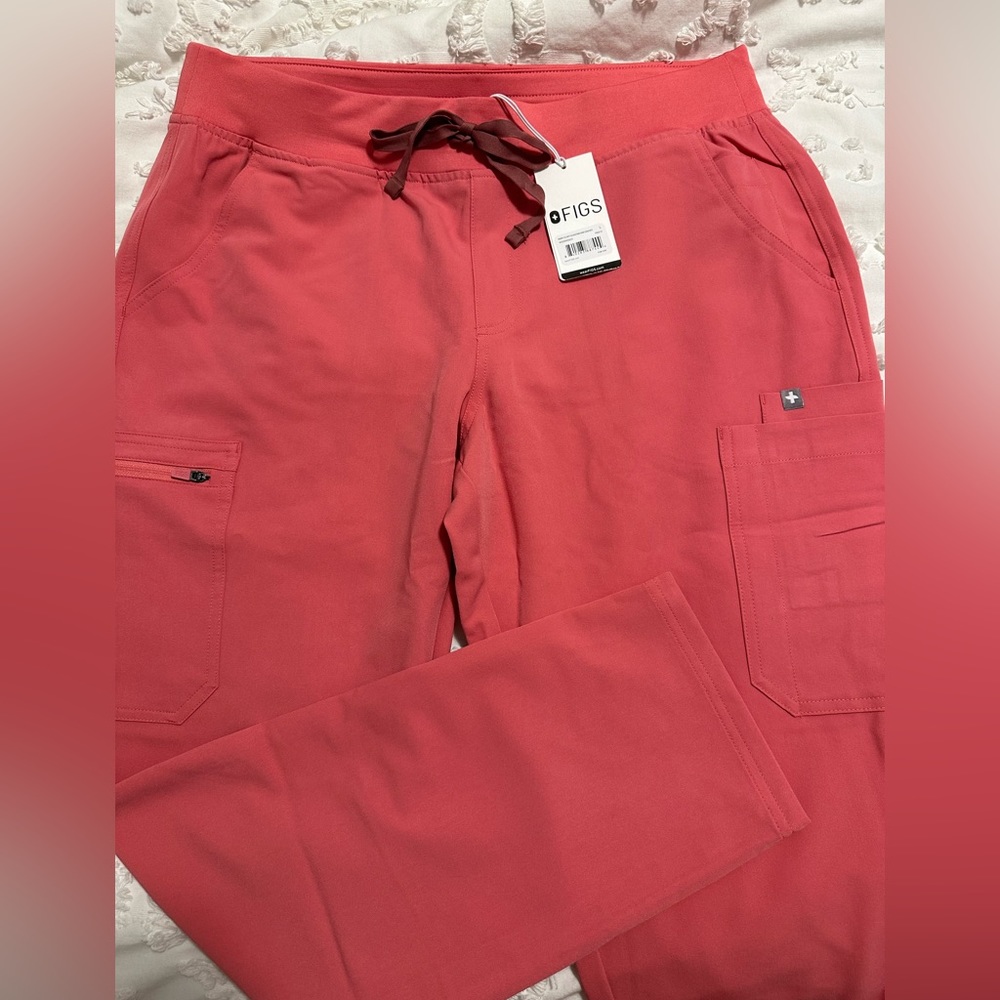 Figs Yola scrub pants in desert rose